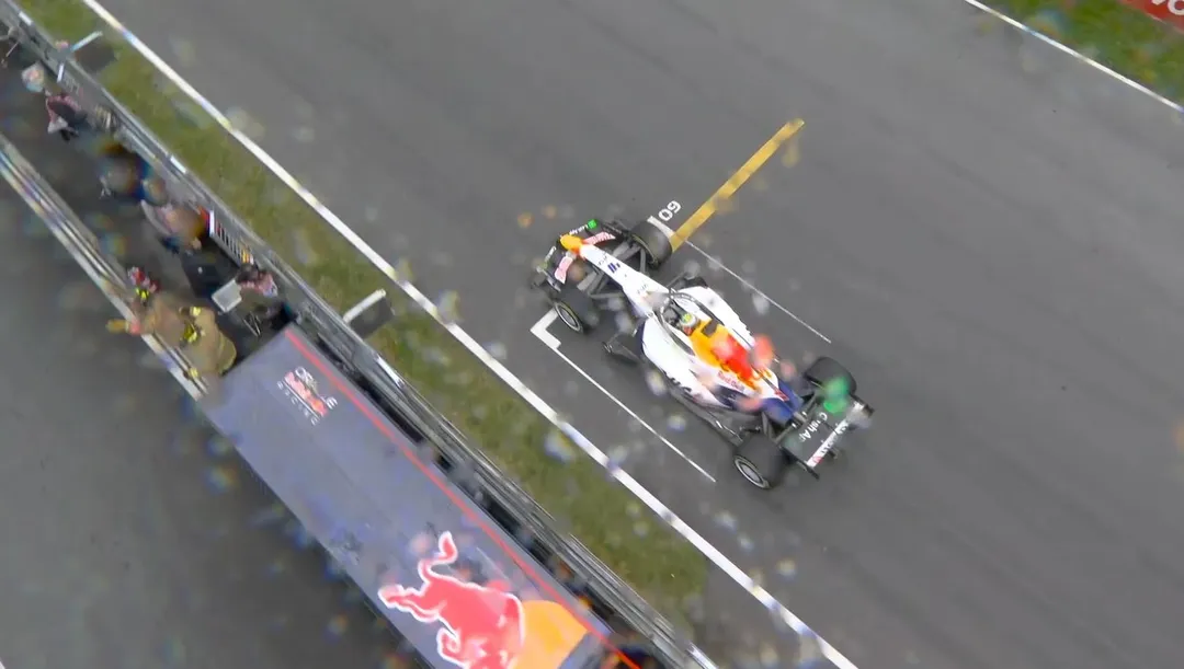 Arvid Lindblad sufrió un problema mecánico en la parrilla y provocó una demora en el arranque del Gran Premio de Canadá.