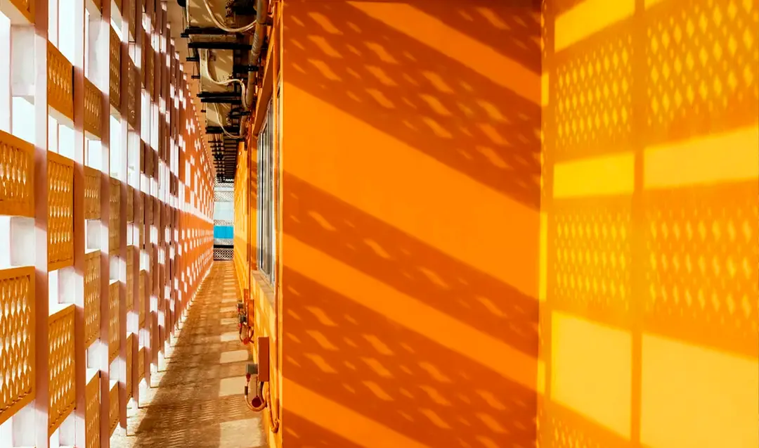 La Pearl Academy es una de las obras más estudiadas de la arquitectura climática contemporánea en India.