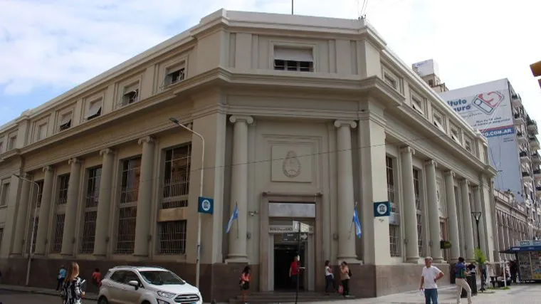 El decreto de Milei, suspendido por seis meses más