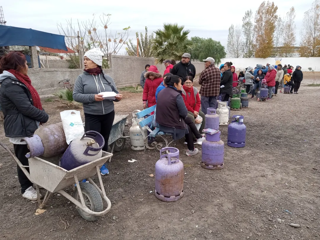 Para comprar la garrafa a $500 hay que llevar la certificación negativa del Anses (que dura 30 días) y la fotocopia de DNI. 