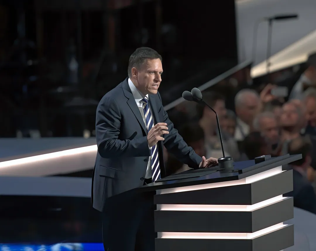 DIALOG, una sociedad secreta impulsada por Peter Thiel para abrir una discusión más amplia sobre tecnología, desigualdad, poder político y democracia.