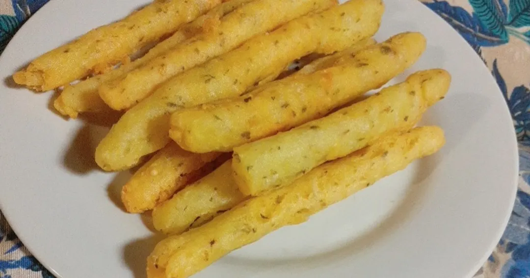Una receta fácil para hacer bastones de papa.