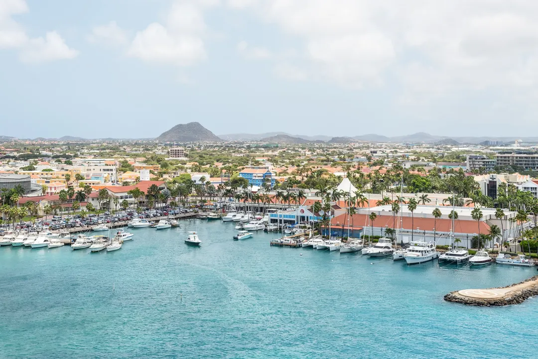 Aruba en el Caribe se posiciona como uno de los destinos más buscados para vacacionar en el 2026.