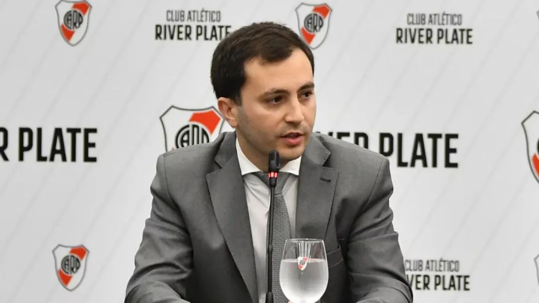 Stefano Di Carlo disparó con munición pesada contra Chiqui Tapia.
