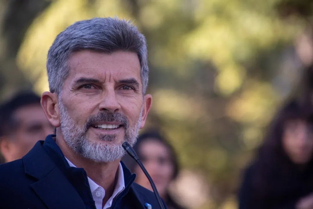 Ulpiano Suarez propone una ley para que haya multas más elevadas para quienes tiren basura.
