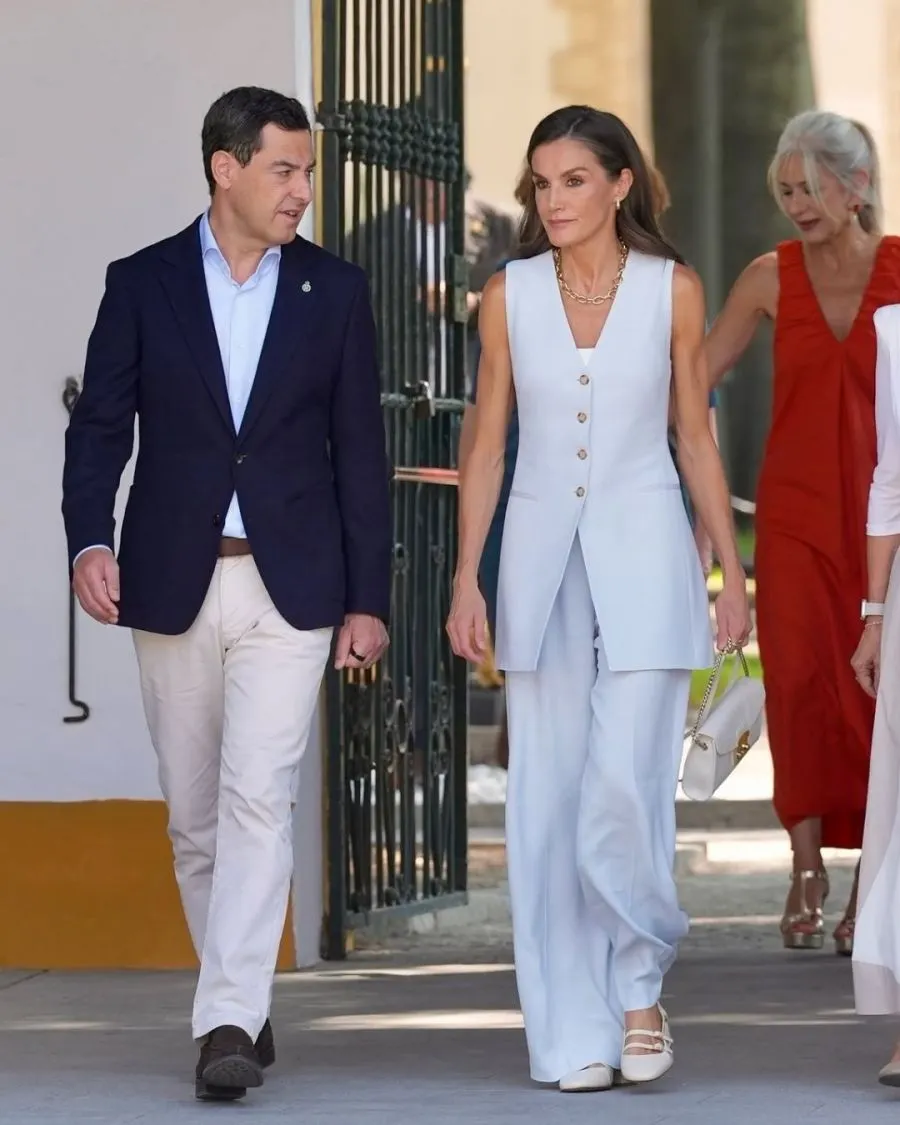 La reina Letizia y la sastrería reinventada.