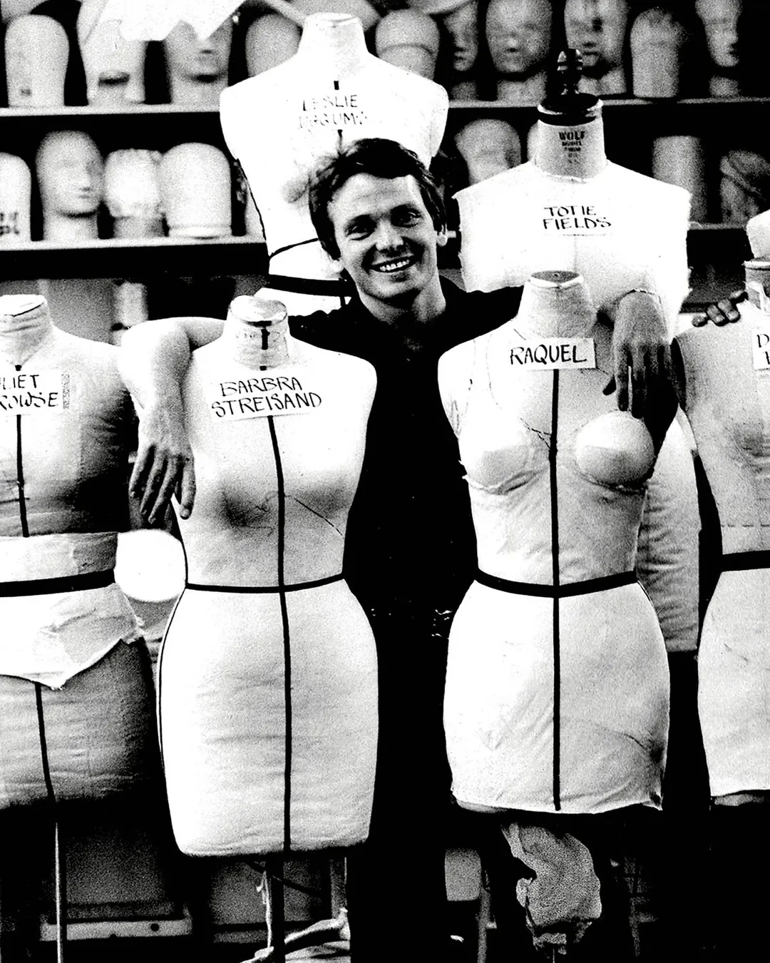 Bob Mackie: adiós al legendario diseñador de vestuario que marcó el estilo de las celebridades de Hollywood.