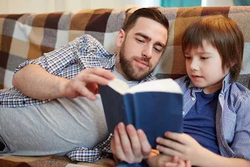 Cuando los niños empiezan a leer descubren, como si fuera algo mágico, que pueden interpretar el mundo escrito.  