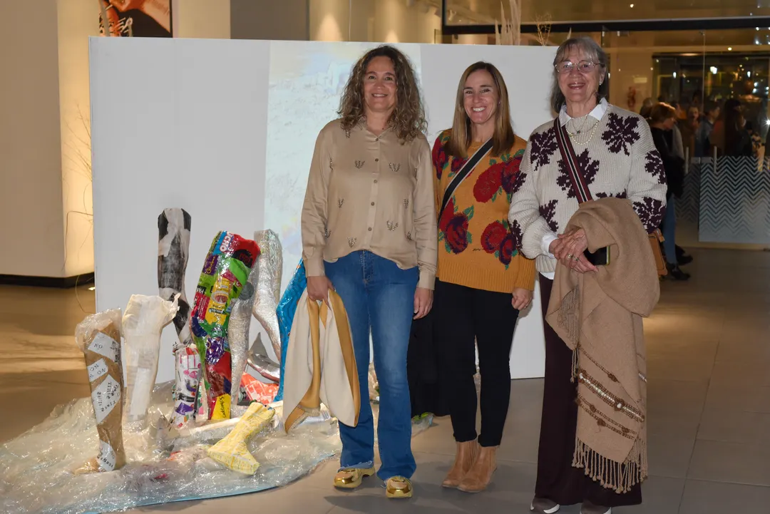 Julieta Mauricio, Paola Masini y Lía Ruiz de Mauricio.