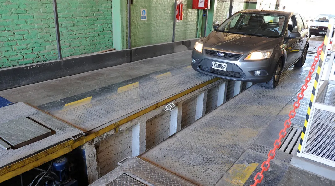 La Verificación Técnica Vehicular (VTV) es obligatoria en casi todo el país. Foto: Alf Ponce / MDZ