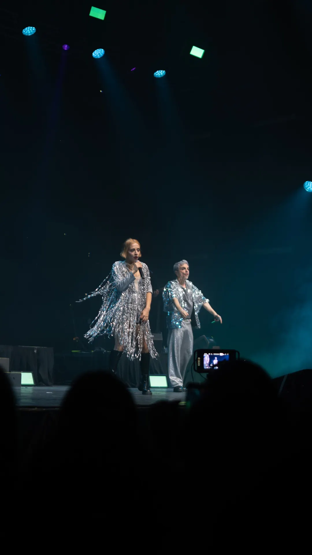 El show mostró fans de todas las edades: los amantes de la primera hora de la banda, pero también los teens que se copan con los nuevos lanzamientos.