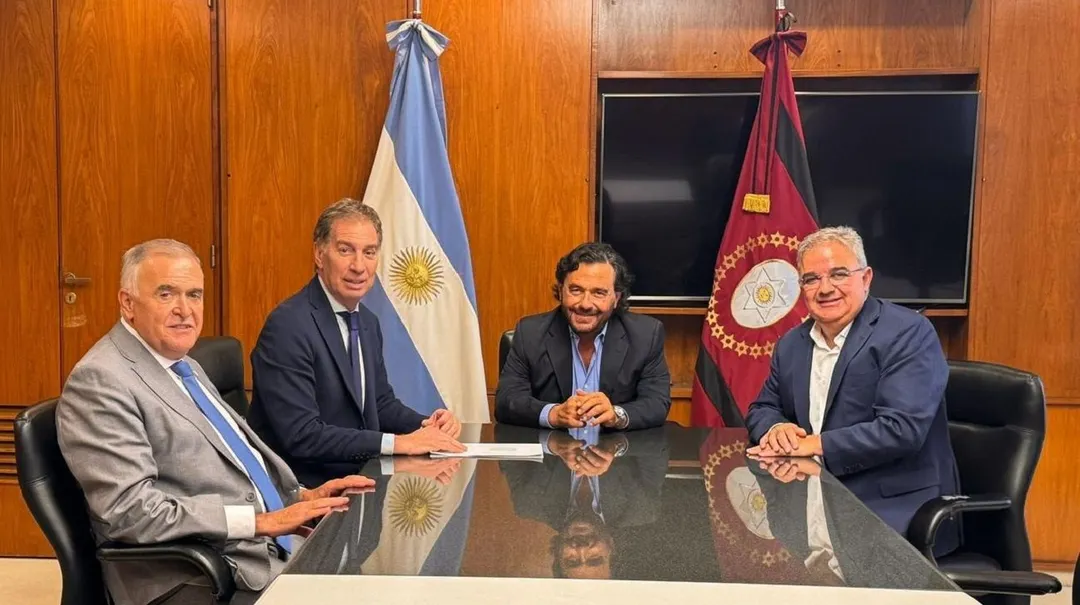 Los gobernadores aliados a la Casa Rosada se enfrentan con Milei por el régimen de licencias 