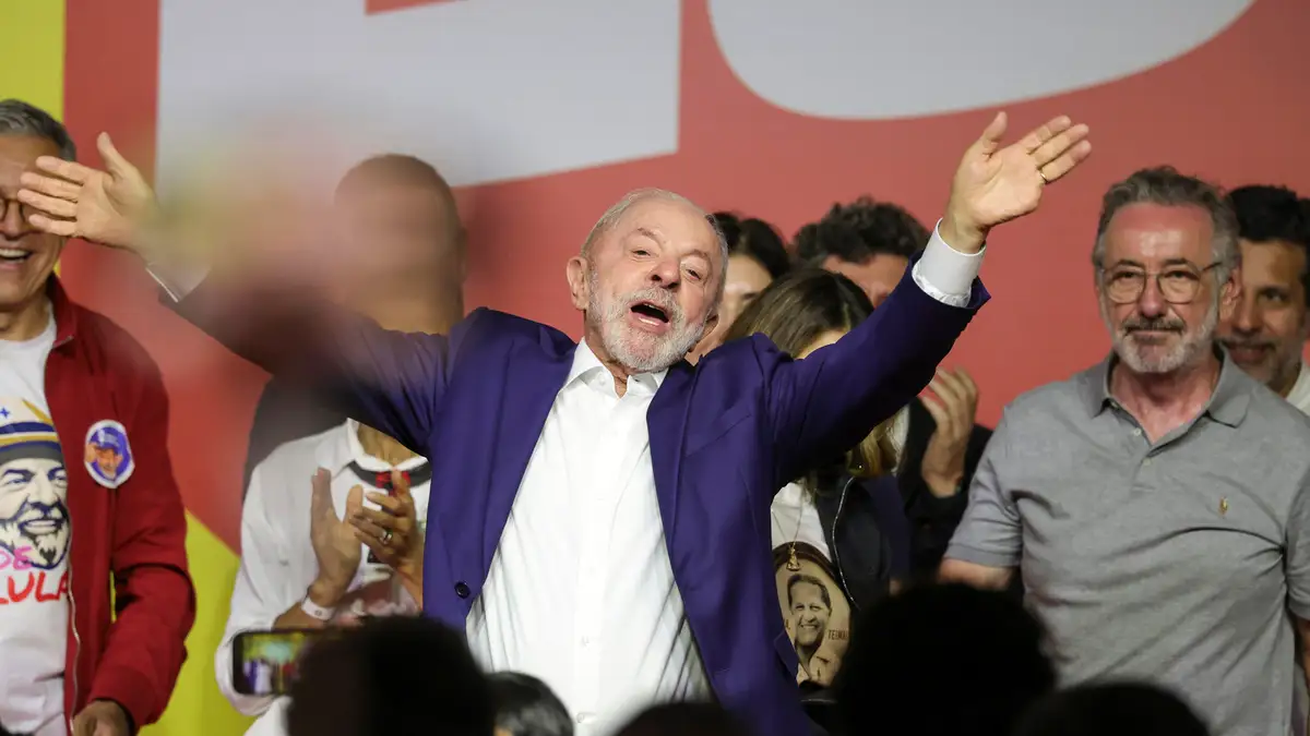 ¿Se baja Lula da Silva? Pablo Quirno puso en duda el balotaje en Brasil tras los números de Flávio Bolsonaro