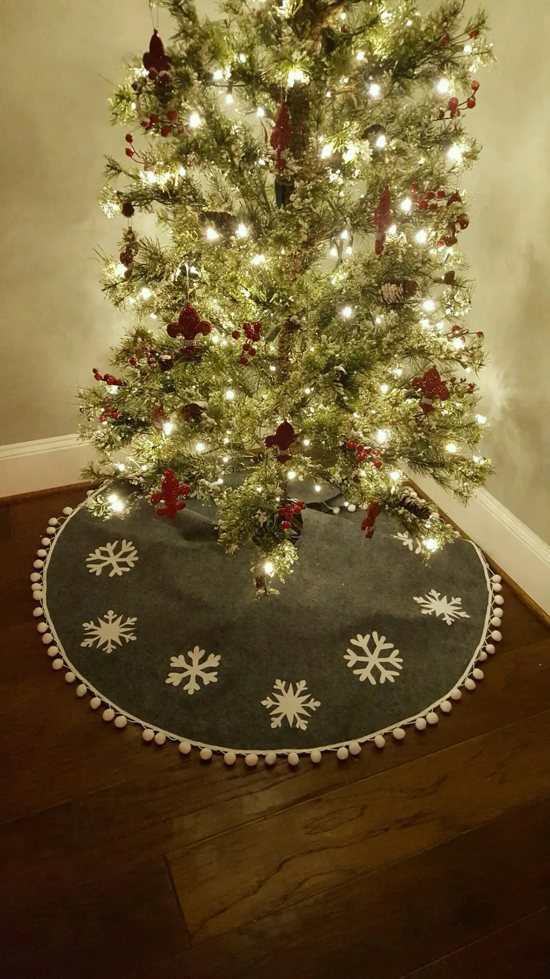 Hay diferentes estilos para decorar tu árbol de Navidad. 