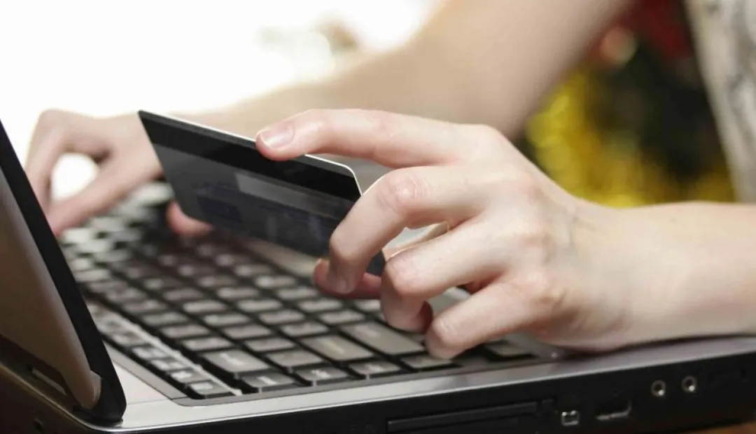 La estafa virtual que encendió la alerta en todo el país se realiza a través de las tarjetas de crédito.