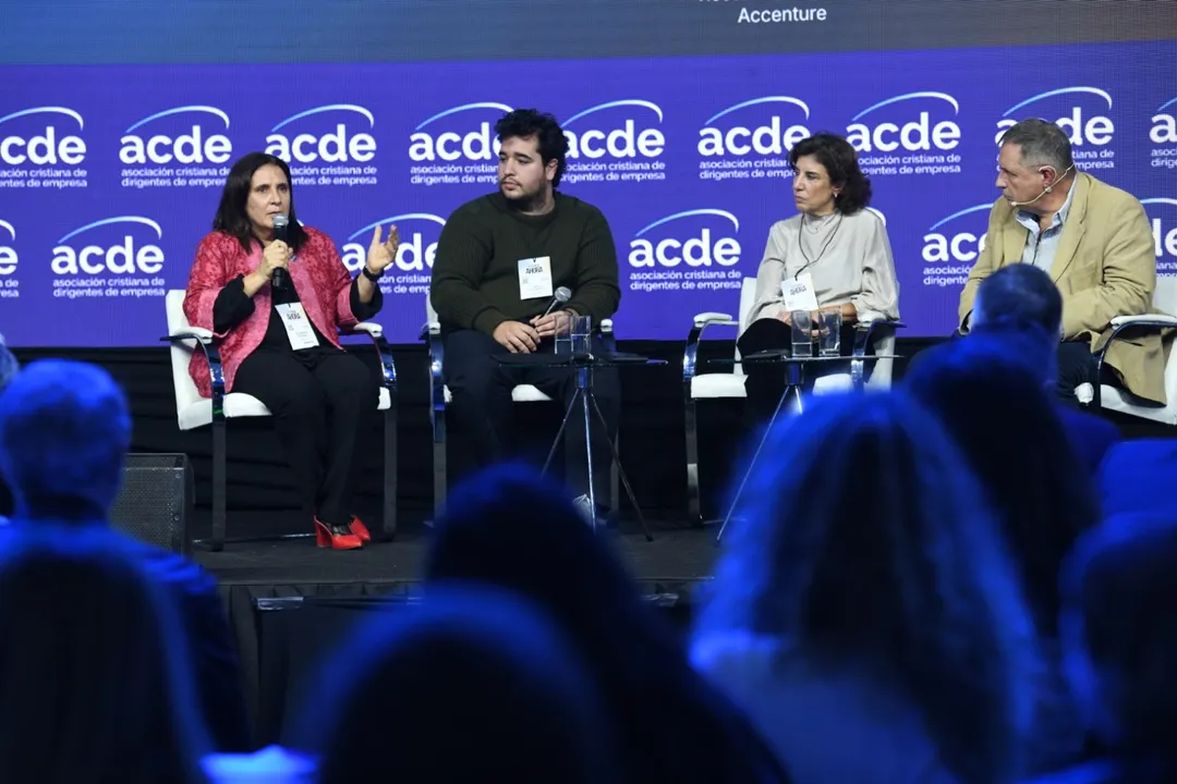 La competitividad y el desarrollo económico fueron analizados por referentes empresariales.