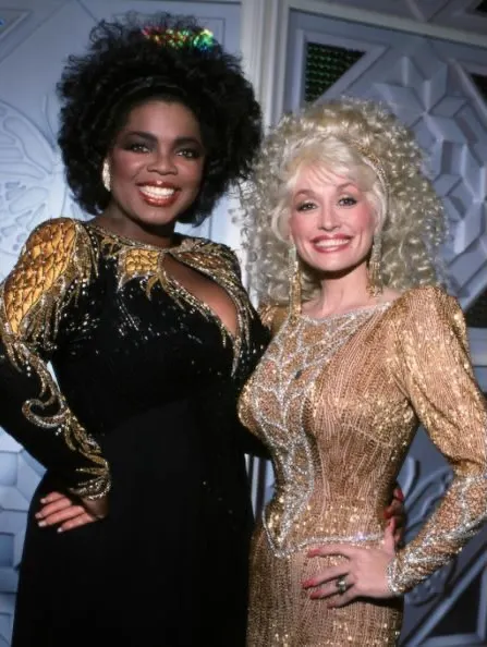 Oprah Winfrey junto a Dolly Parton.