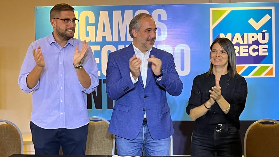 El intendente de Maipú, Matías Stevanato, festejó la victoria en la comuna del peronismo. 