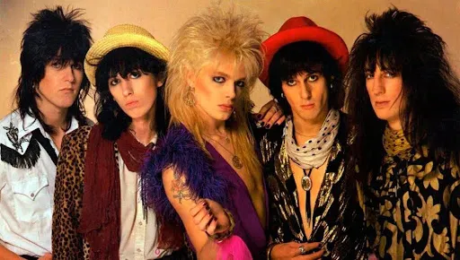 El look de Hanoi Rocks. Cualquier similitud con el look de los Guns, no es pura coincidencia.