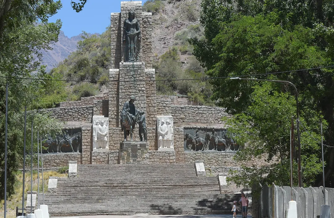 El Manzano Histórico y sus alrededores son un gran atractivo turístico del valle.