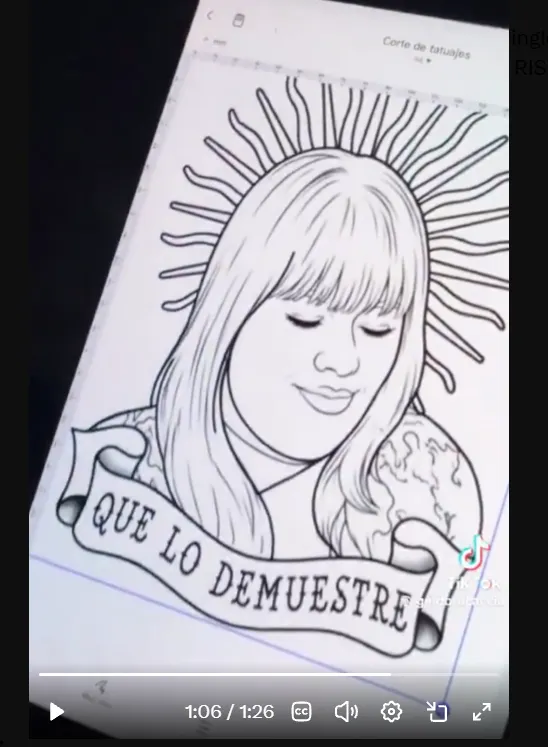 El diseño elegido incluye el rostro de Morena Rial junto a su declaración televisiva más recordada por el público.