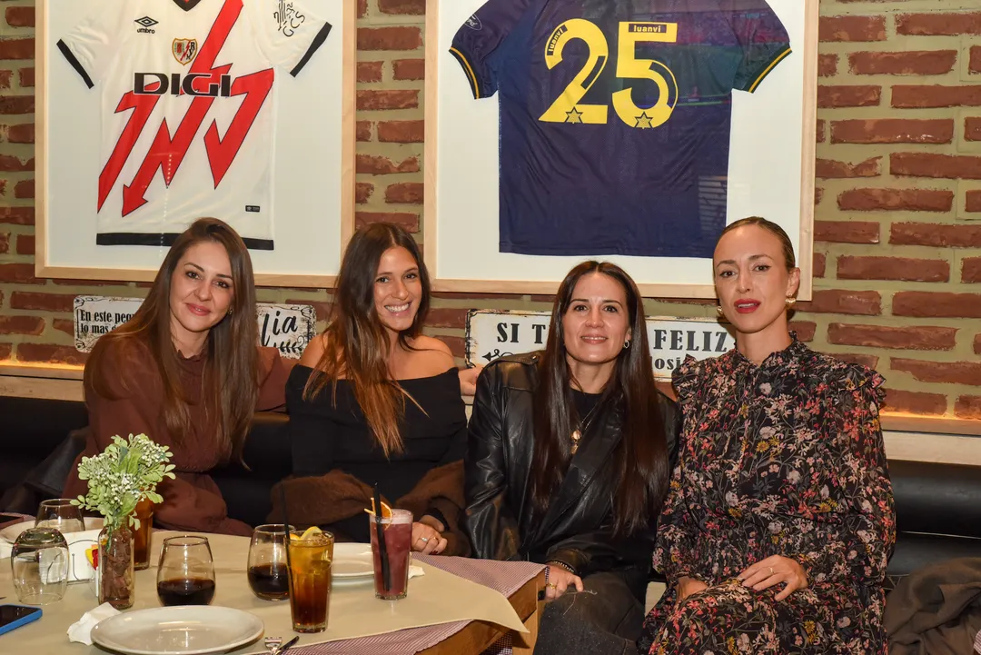 Gimena Estrada, Celeste Correa, Sabrina Tornatore y Noel Sabatini. Mejores amigas casi hermanas.