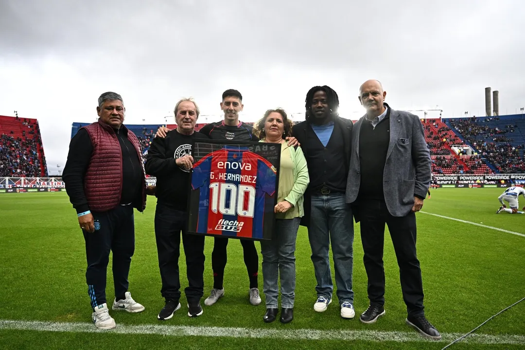El mendocino (nacido en San Rafael) Gastón Hernández tiene 27 años y tiene más de 100 partidos jugados con la camiseta de San Lorenzo.