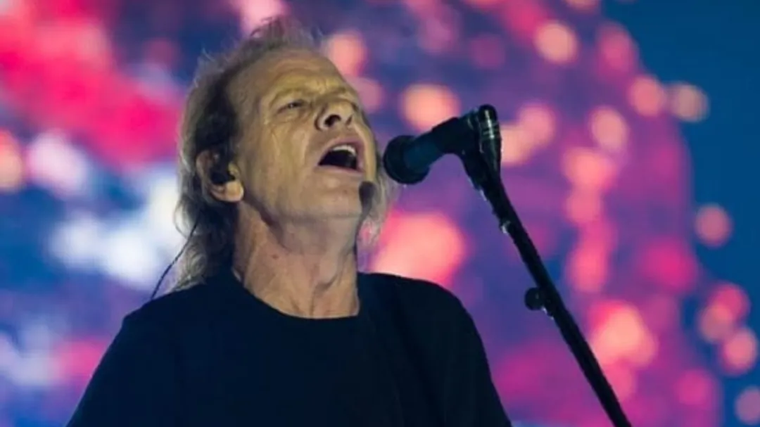 Steve fue hospitalizado y se le realizaron chequeos. 