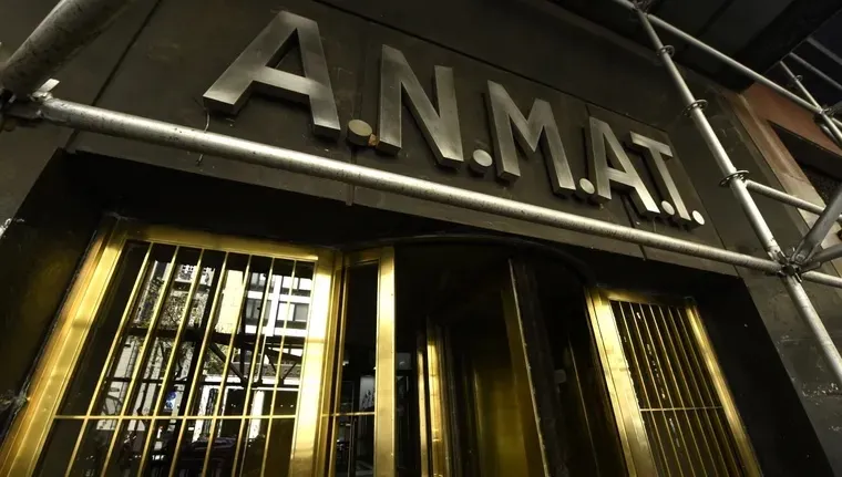 Por falta de registros sanitarios, la Anmat retiró del mercado una línea de desinfectantes y artículos de uso médico.