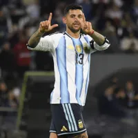 Cuti Romero, el primer capitán post era Messi: gol especial y un gestazo con la cinta al salir