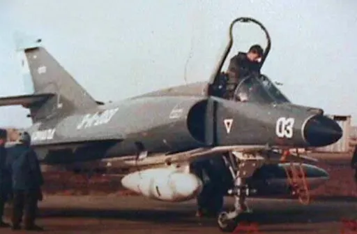 El Super Etendard matrícula 203 que tripuló el entonces Teniente de Fragata Armando Mayora en su misión del 4 de mayo de 1982. 
