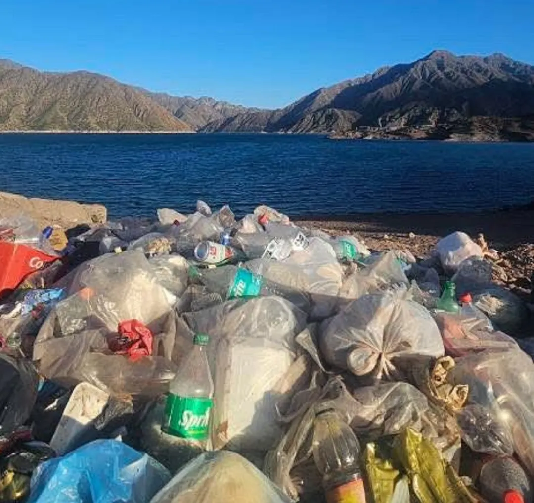 Una lectora de MDZ denunció montañas de basura en Potrerillos. 