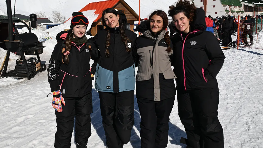 Guillermina, Paloma, Sol y Mariana.