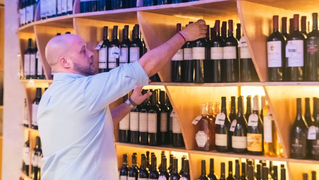 El consumo de vino cerró el año en alza, pero el balance anual es negativo. 