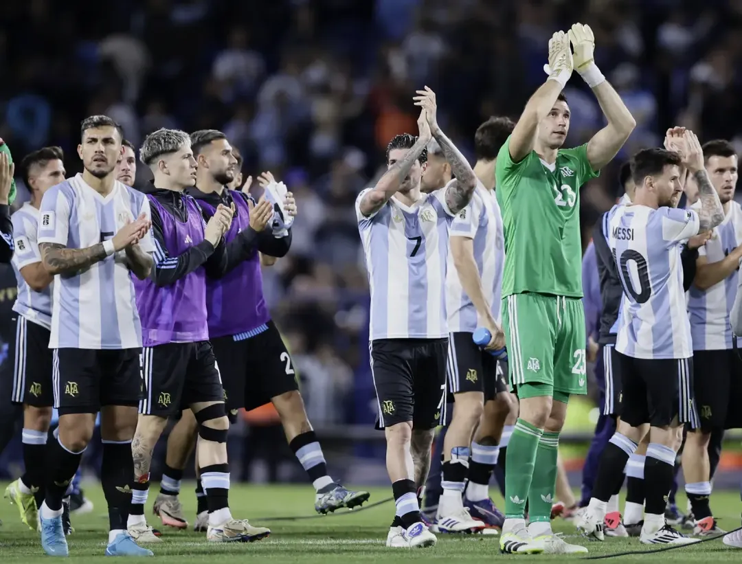  El fútbol dejó de terminar cuando el árbitro señala el final. Las plataformas prolongan el partido durante días o semanas.