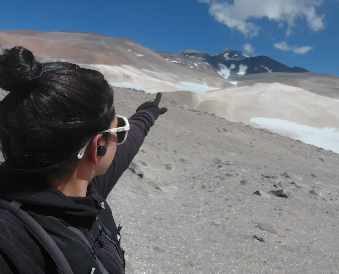 Una postal del volcán Ojos del Salado.