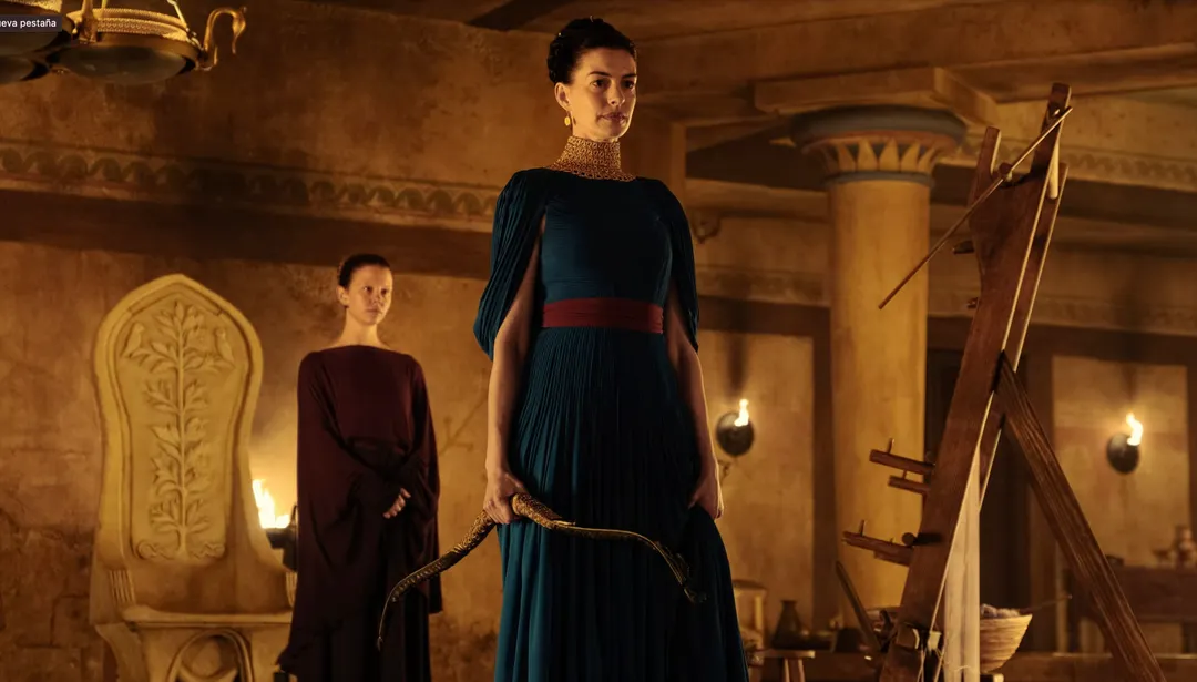 Penélope (Anne Hathaway).