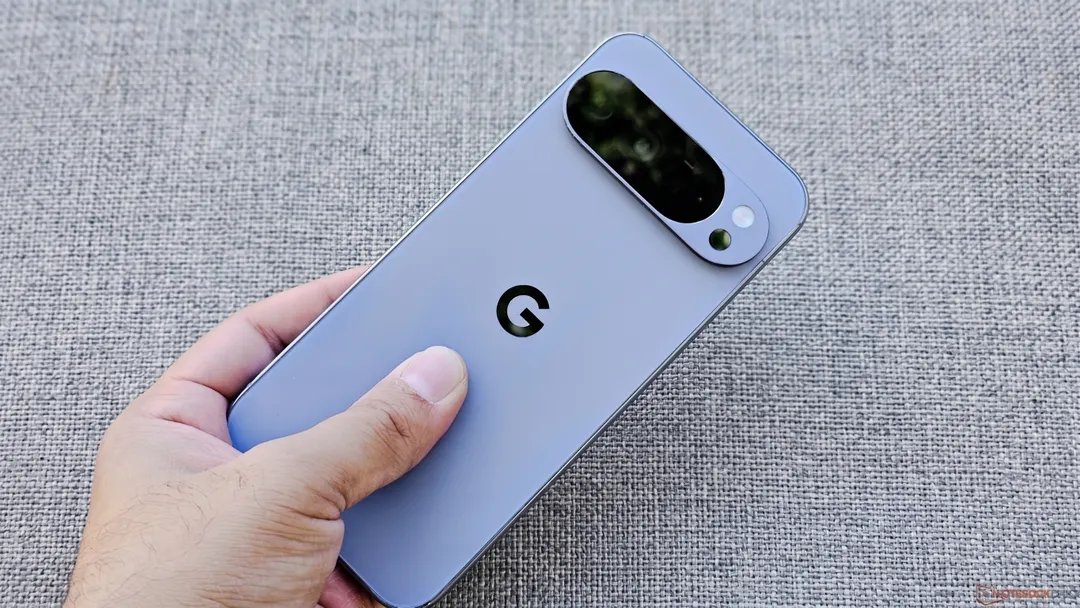 El Google Pixel 10 suma un teleobjetivo óptico de 5 aumentos y siete años de soporte de seguridad oficial.