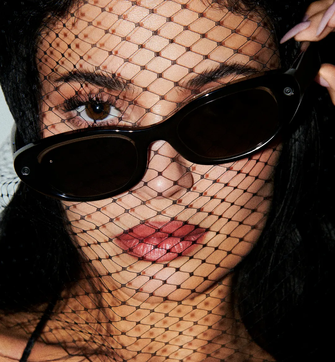 Kylie Jenner colabora con Meta para unas gafas con IA y estilo.