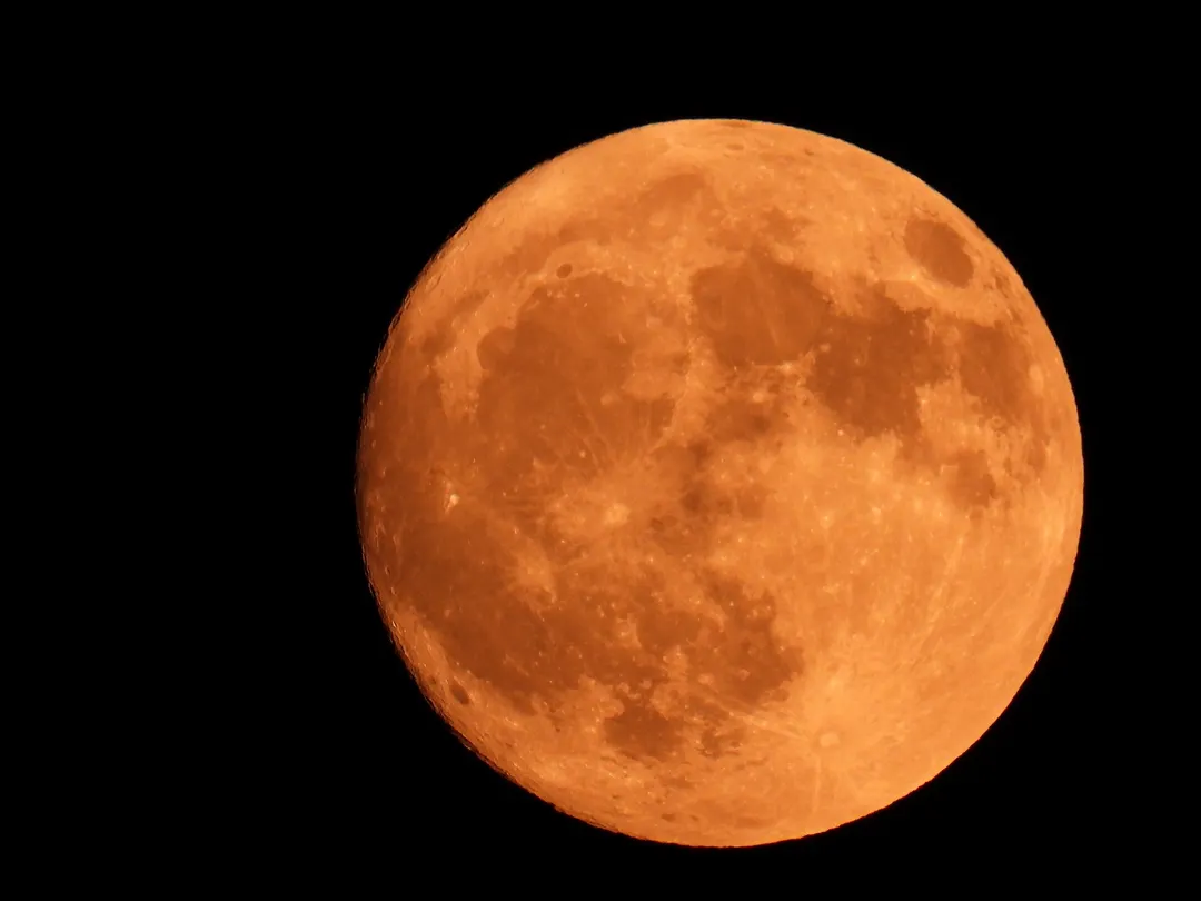 La Luna se teñirá de rojo: cuándo será el eclipse visible desde Argentina