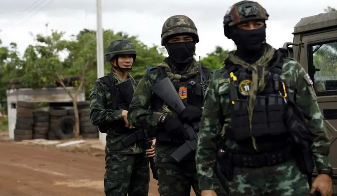 Tropas de Tailandia en la zona de conflicto con Camboya. Foto Efe