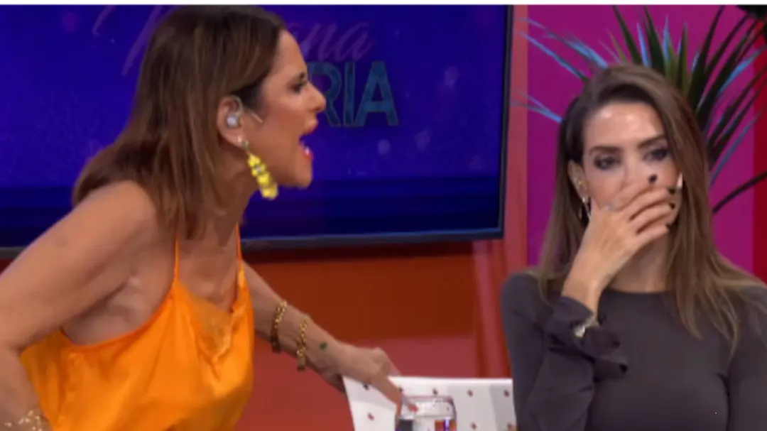 Las cámaras de seguridad del estudio captaron el momento exacto de los insultos fuera de aire.
