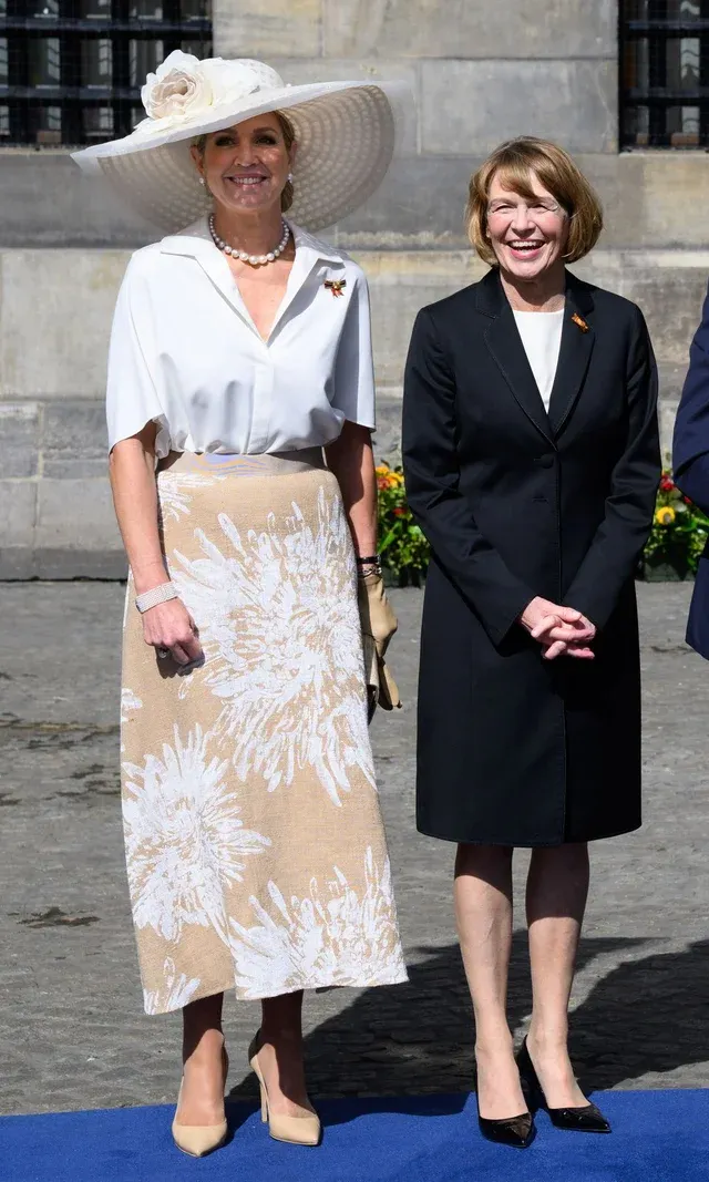 El look de Máxima de Holanda que es una oda a la primavera.