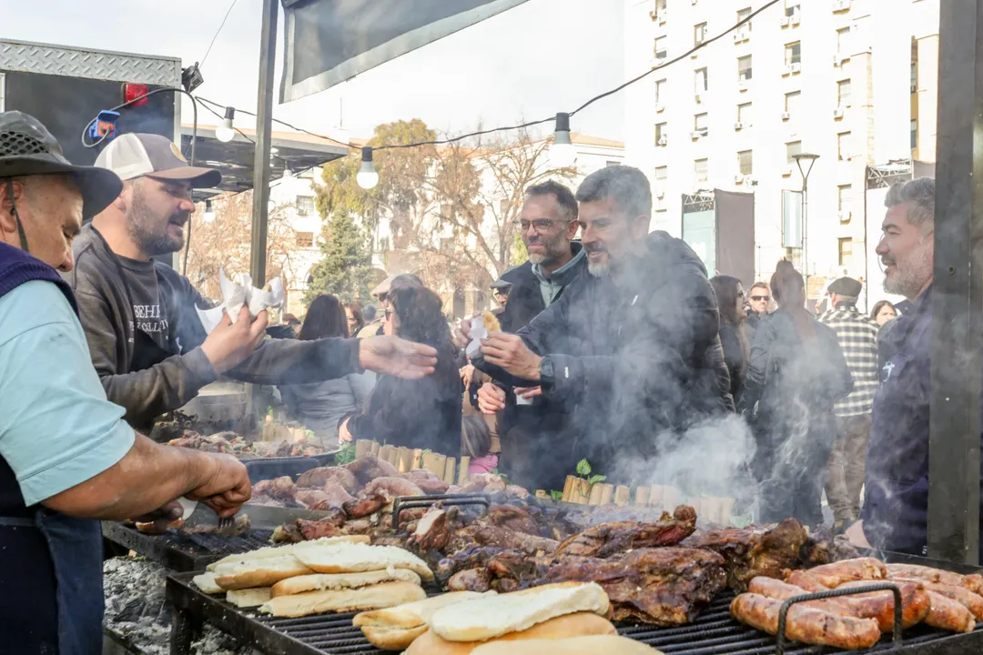 El asado, infaltable. Foto: Muncipalidad de Mendoza.