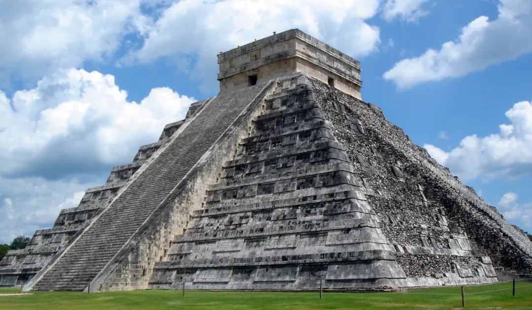 El calendario maya contempla un ciclo solar de 13 meses de 28 días.