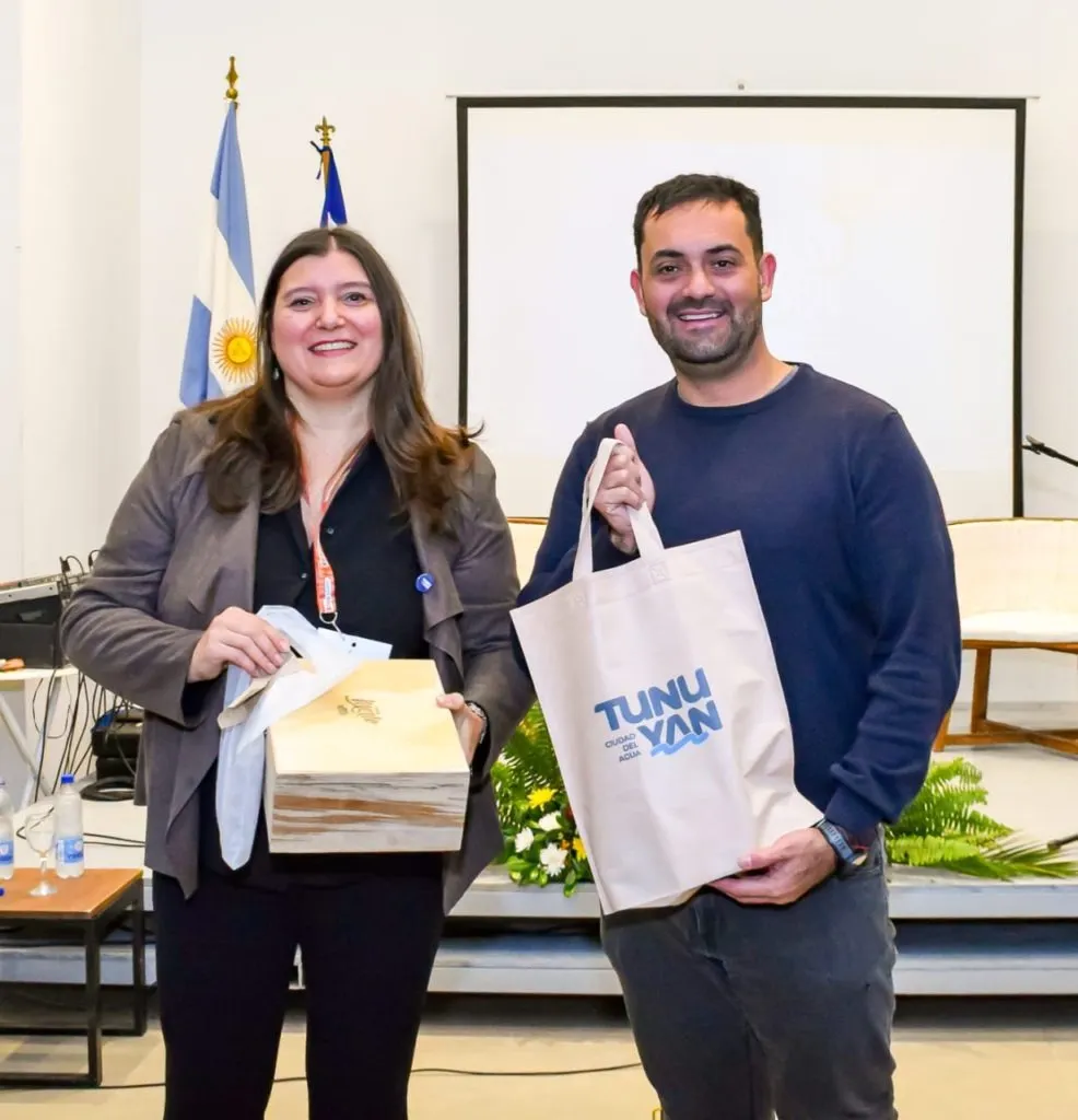 Tunuyán presentó en el Congreso Binacional sus avances en políticas sostenibles que combinan vino, deporte y cultura.  