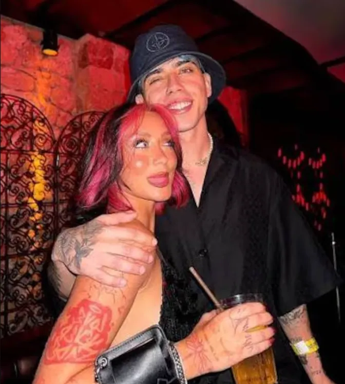 La influencer remarcó la sólida amistad que mantiene con el cantante de cuarteto.