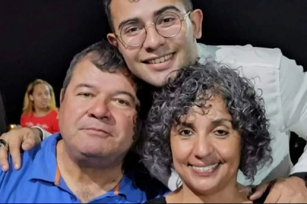 César Sena, Emerenciano y Marcela Acuña.