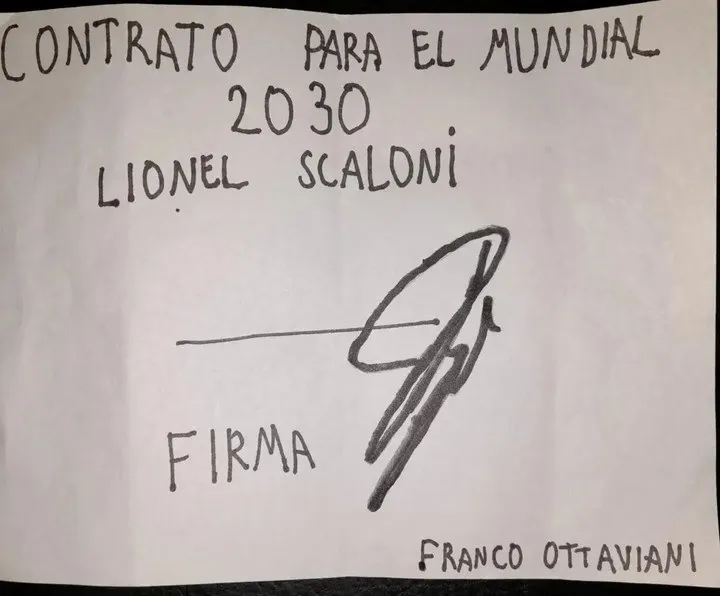 El nene que le hizo "firmar contrato" a Scaloni en Pujato.