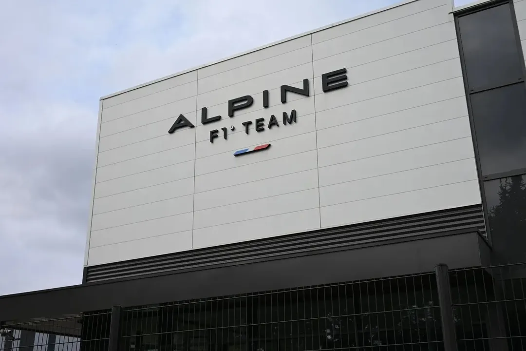 Jean-Marie Vilain, alcalde de Viry-Châtillon, lanzó duras acusaciones contra Alpine tras el cierre de la planta de motores de Renault.